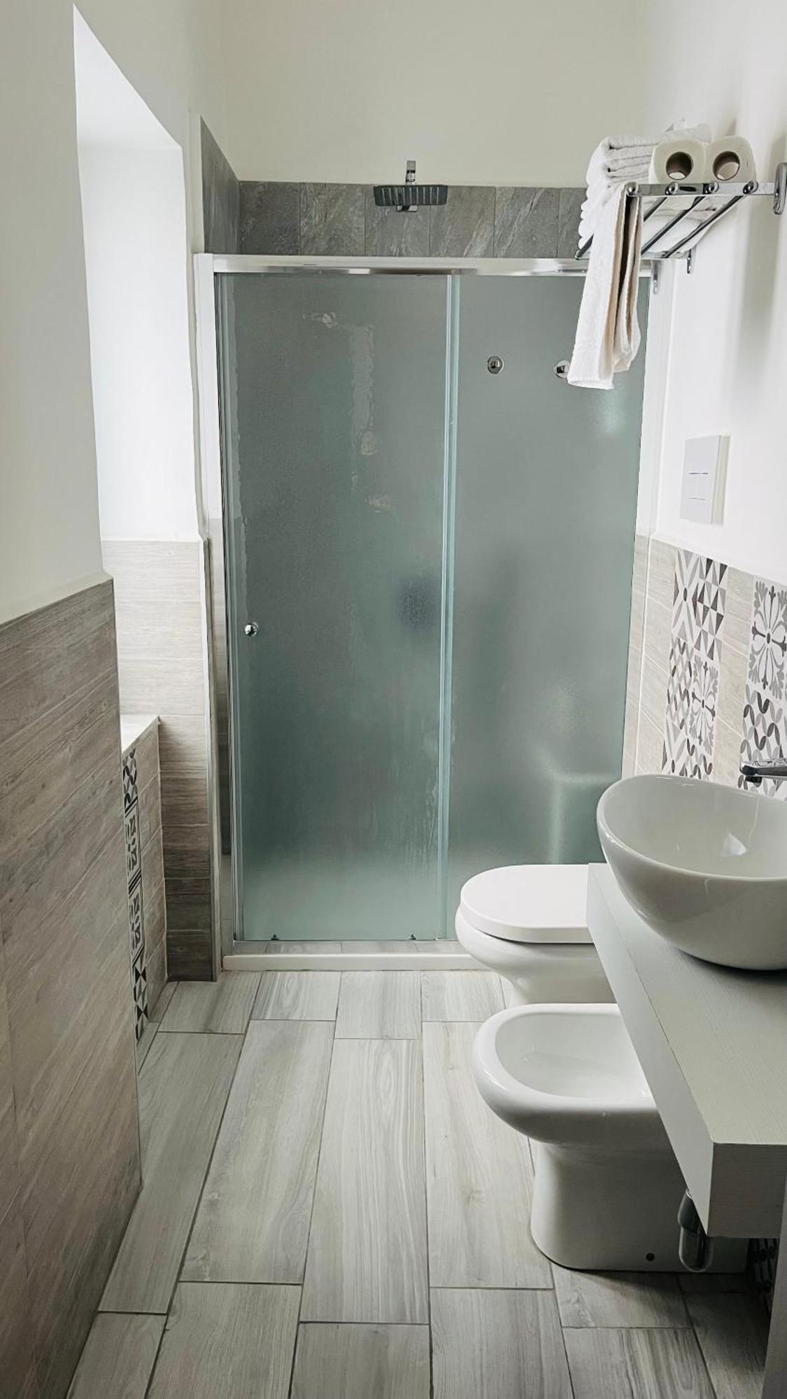 Double Room Private Bathroom
