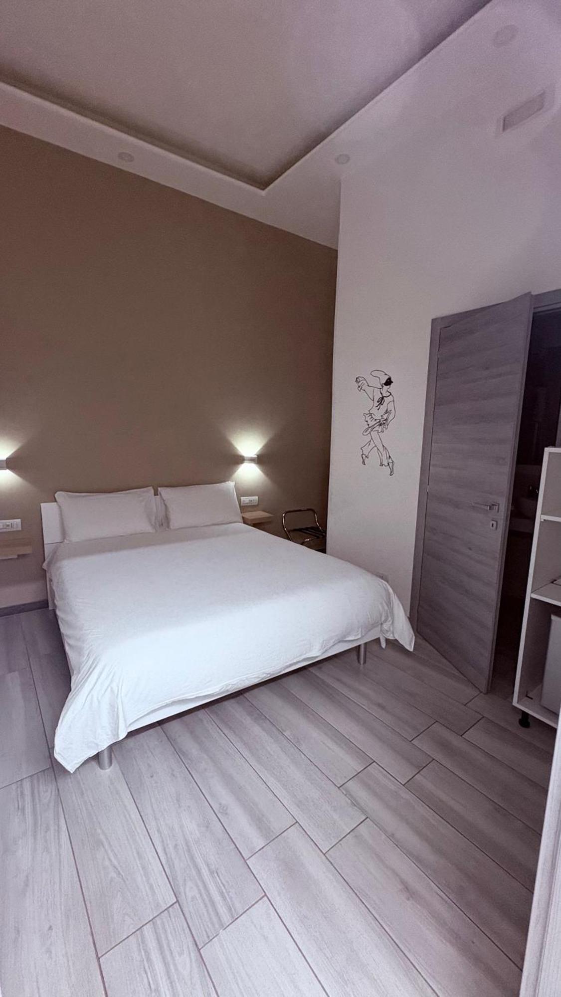 Double Room Private Bathroom